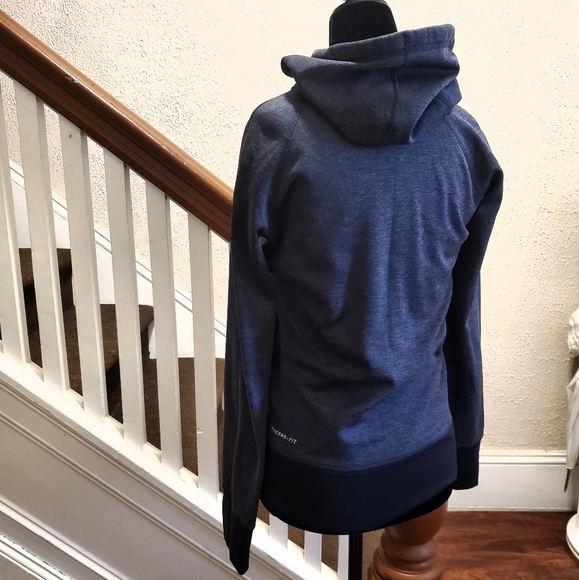 🖤 Nike therma fit hoodie. - Picture 3 of 7